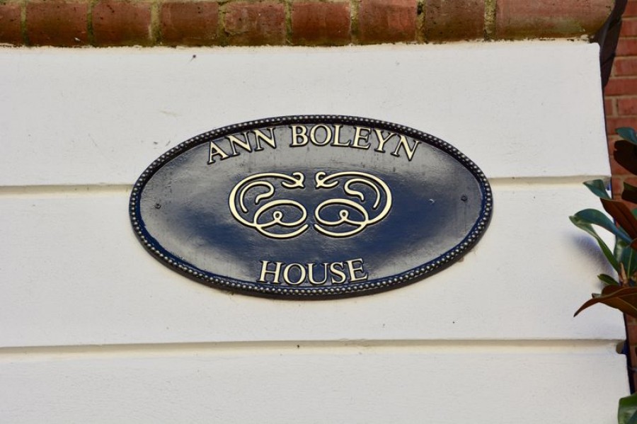 Images for Anne Boleyn House, Queens Reach, East Molesey EAID:Miles&Bird BID:Miles & Bird