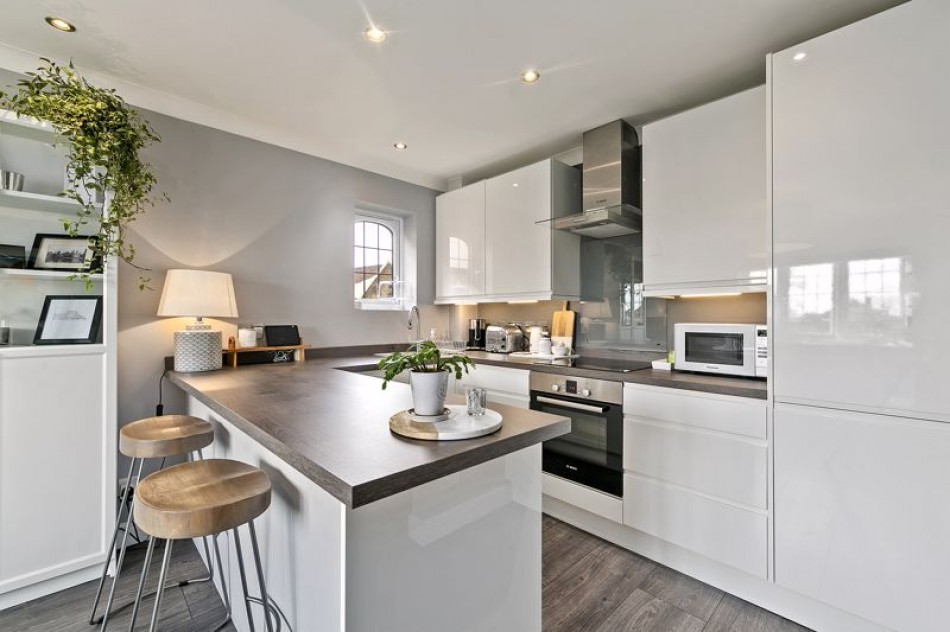 Images for St.Peter's Court, West Molesey EAID:Miles&Bird BID:Miles & Bird