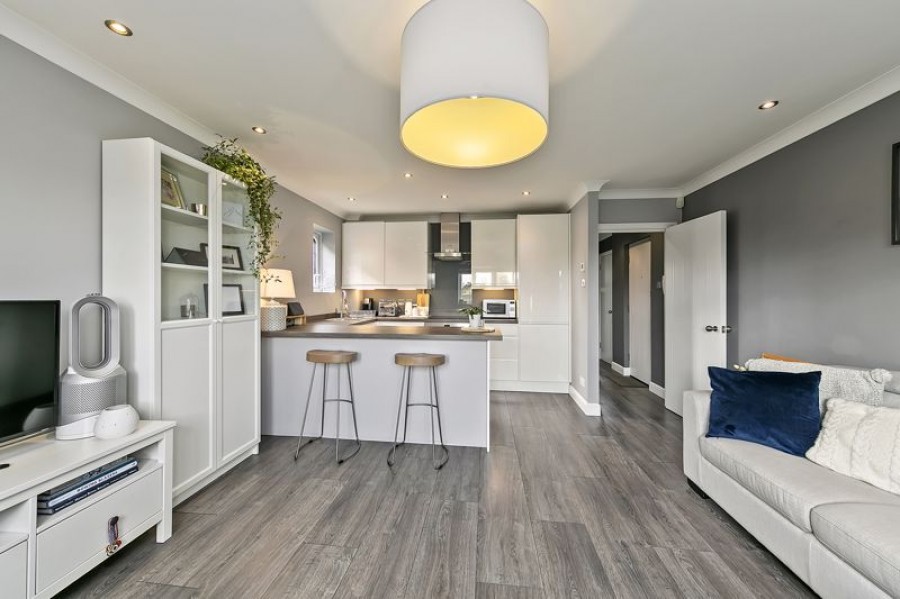 Images for St.Peter's Court, West Molesey EAID:Miles&Bird BID:Miles & Bird