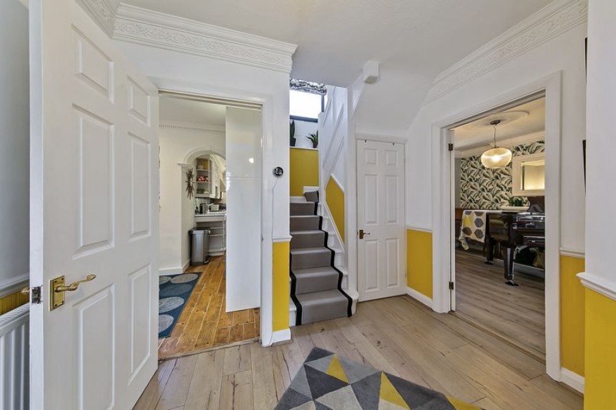 Images for Elm Tree Avenue, Esher EAID:Miles&Bird BID:Miles & Bird