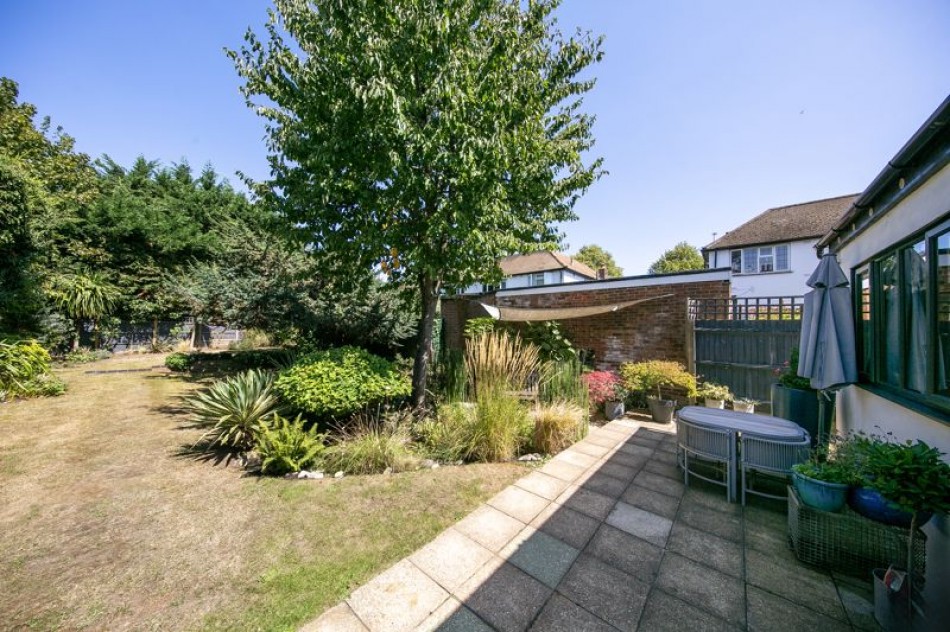 Images for Elm Tree Avenue, Esher EAID:Miles&Bird BID:Miles & Bird