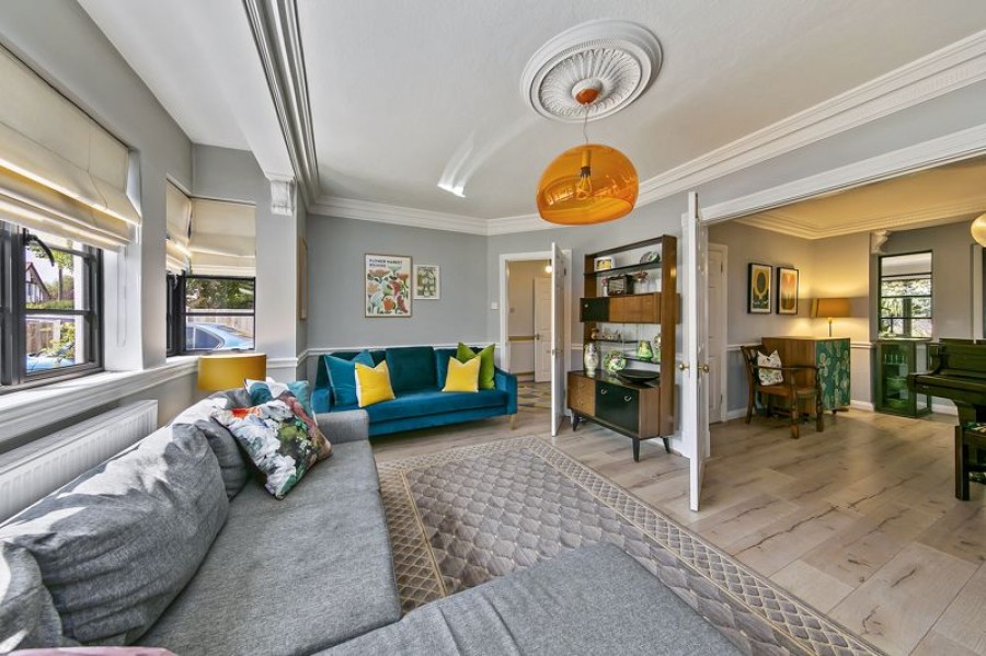 Images for Elm Tree Avenue, Esher EAID:Miles&Bird BID:Miles & Bird