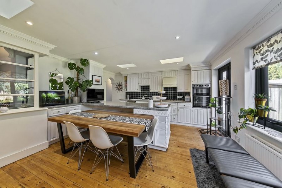 Images for Elm Tree Avenue, Esher EAID:Miles&Bird BID:Miles & Bird