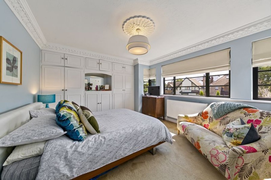 Images for Elm Tree Avenue, Esher EAID:Miles&Bird BID:Miles & Bird