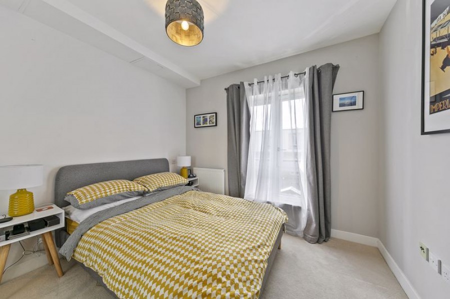 Images for Makepeace Court, Blagrove Road, Teddington EAID:Miles&Bird BID:Miles & Bird