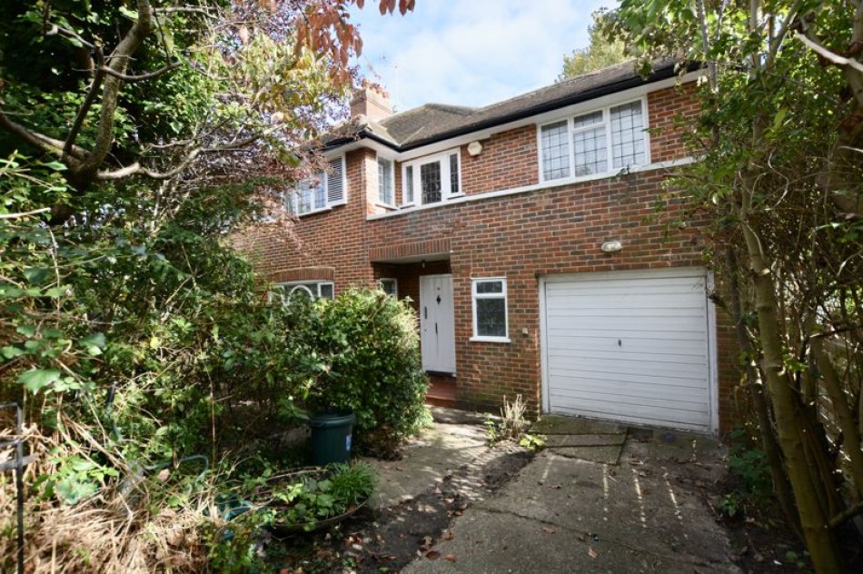 Images for Robin Hood Lane, Putney / Kingston Vale EAID:Miles&Bird BID:Miles & Bird