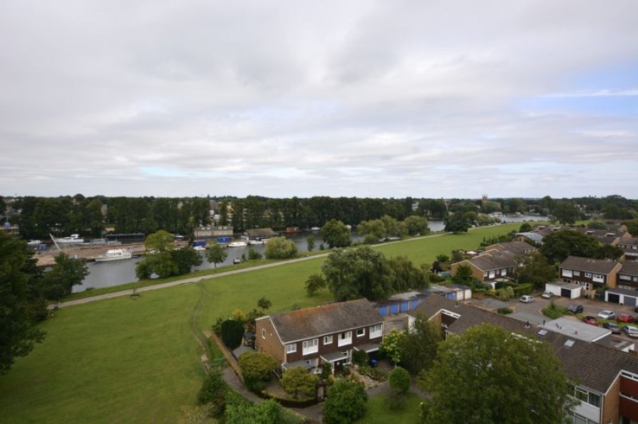 Images for Victoria Avenue, West Molesey EAID:Miles&Bird BID:Miles & Bird
