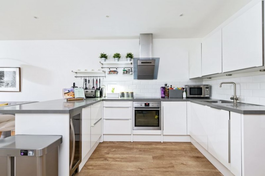 Images for Eisenhower House, Vicarage Road, Hampton Wick EAID:Miles&Bird BID:Miles & Bird