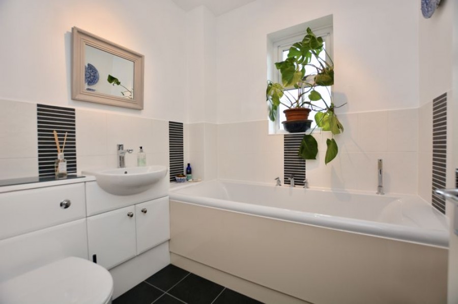 Images for Berkeley Mews, Lower Sunbury EAID:Miles&Bird BID:Miles & Bird