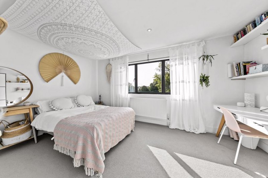 Images for Parsons Mead, East Molesey EAID:Miles&Bird BID:Miles & Bird