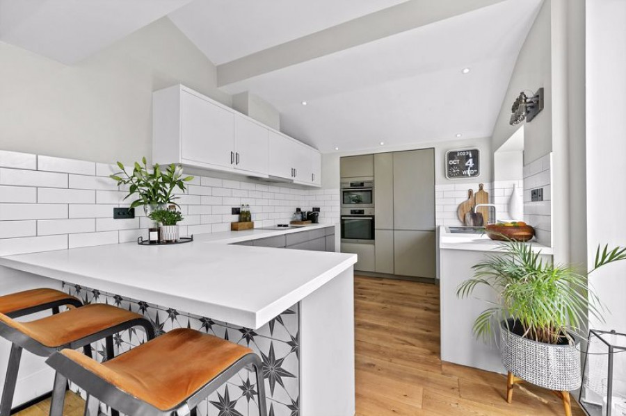 Images for Parsons Mead, East Molesey EAID:Miles&Bird BID:Miles & Bird