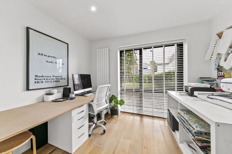Images for Parsons Mead, East Molesey EAID:Miles&Bird BID:Miles & Bird