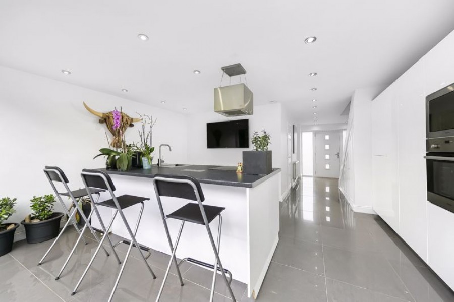 Images for Spurfield, Hurst Park EAID:Miles&Bird BID:Miles & Bird