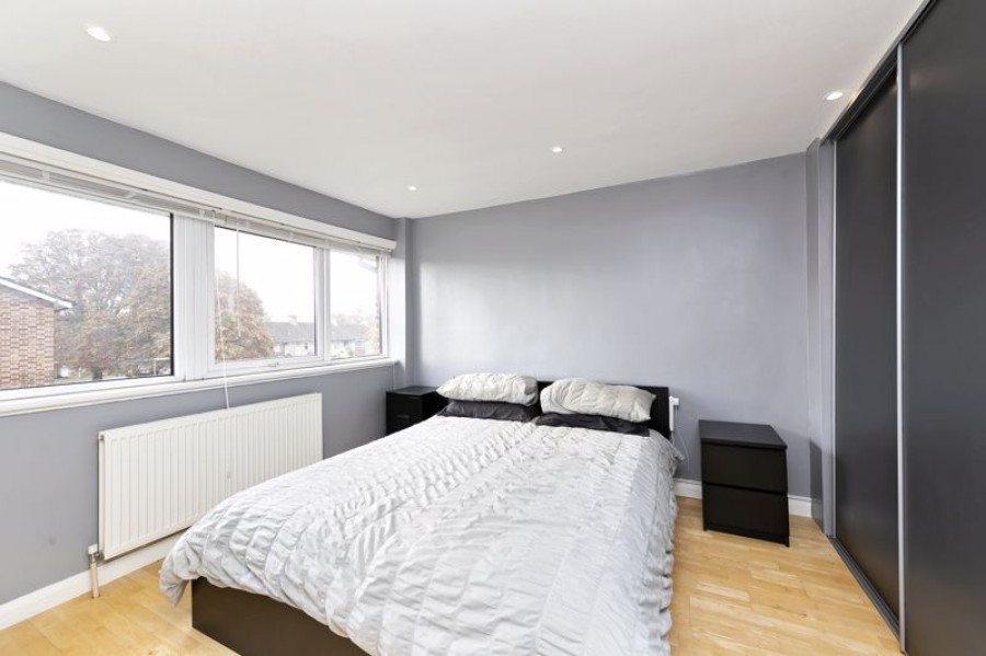 Images for Spurfield, Hurst Park EAID:Miles&Bird BID:Miles & Bird