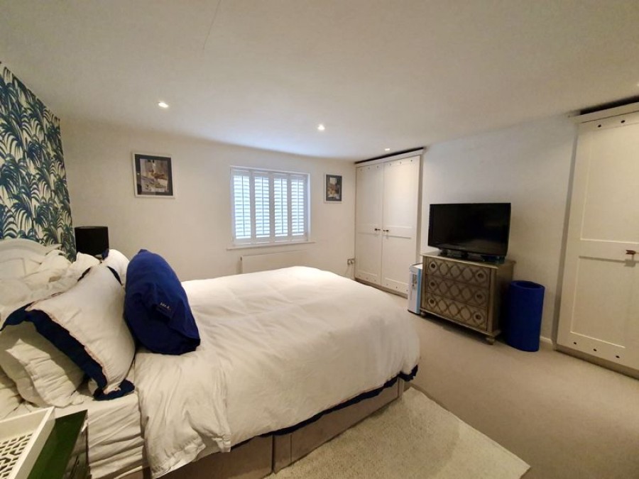 Images for Bell Cottage, Bell Road, East Molesey EAID:Miles&Bird BID:Miles & Bird