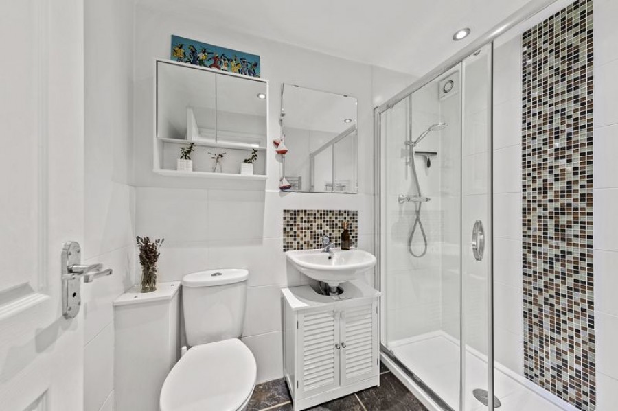 Images for The Fairway, West Molesey EAID:Miles&Bird BID:Miles & Bird