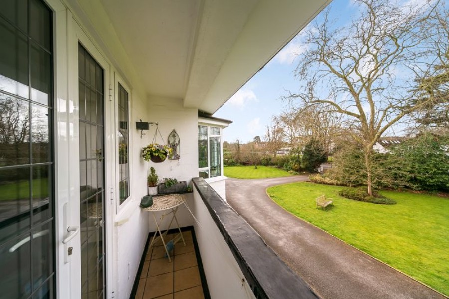 Images for Gresham House, Watts Road, Thames Ditton EAID:Miles&Bird BID:Miles & Bird
