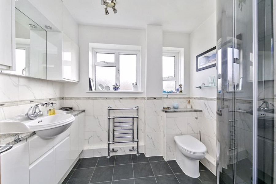 Images for Gresham House, Watts Road, Thames Ditton EAID:Miles&Bird BID:Miles & Bird