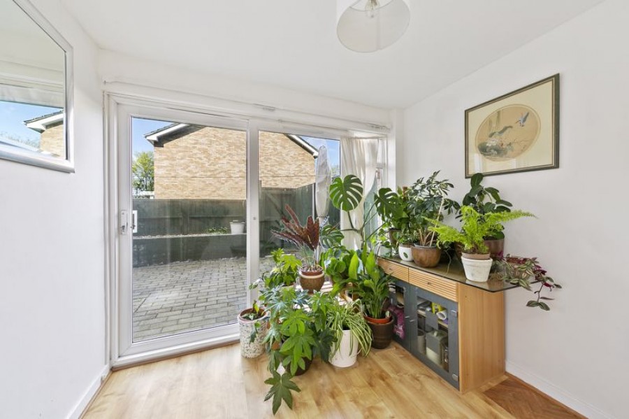 Images for Bedster Gardens, Hurst Park EAID:Miles&Bird BID:Miles & Bird