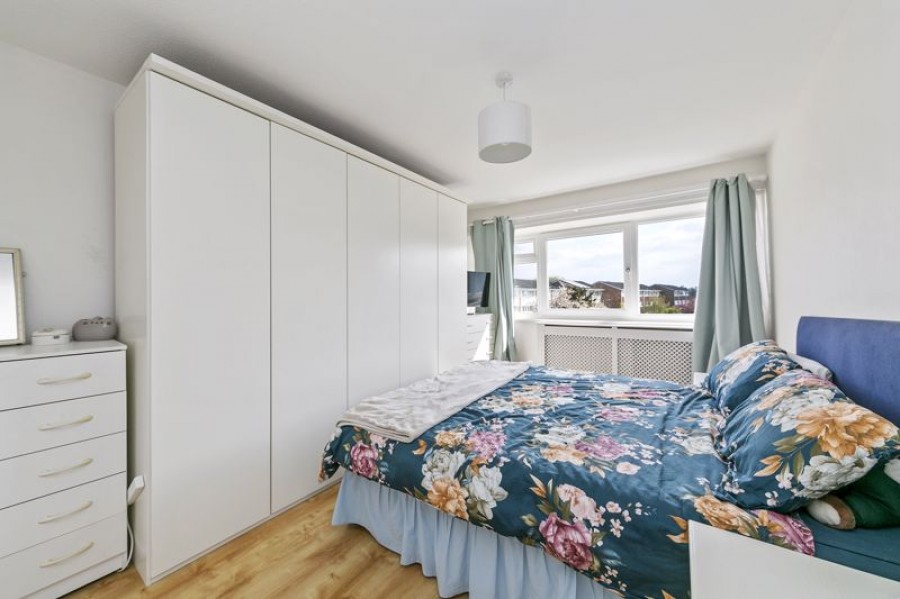 Images for Bedster Gardens, Hurst Park EAID:Miles&Bird BID:Miles & Bird