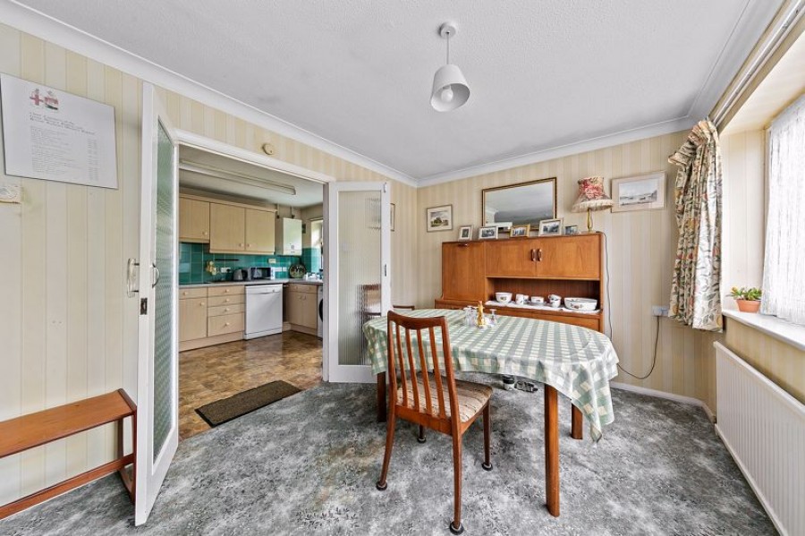 Images for Glenavon Close, Claygate EAID:Miles&Bird BID:Miles & Bird