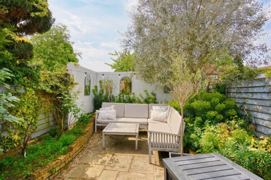 Images for Spring Gardens, West Molesey EAID:Miles&Bird BID:Miles & Bird