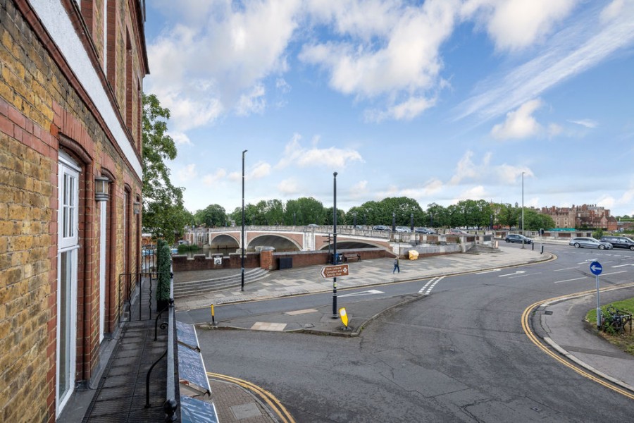 Images for Bridge Road, East Molesey EAID:Miles&Bird BID:Miles & Bird