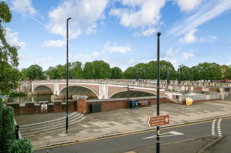Images for Bridge Road, East Molesey EAID:Miles&Bird BID:Miles & Bird
