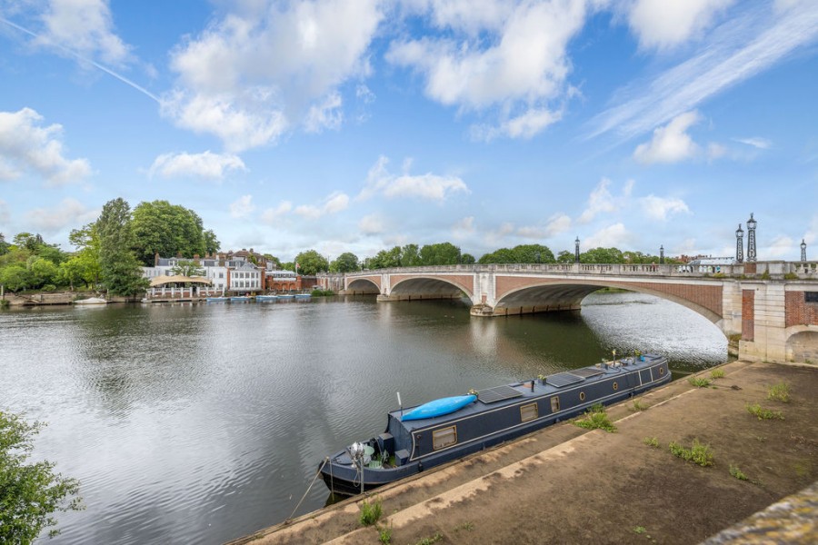 Images for Bridge Road, East Molesey EAID:Miles&Bird BID:Miles & Bird