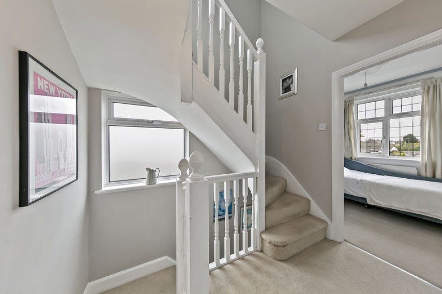 Images for Dudley Road, Walton-On-Thames EAID:Miles&Bird BID:Miles & Bird