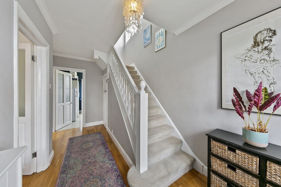 Images for Dudley Road, Walton-On-Thames EAID:Miles&Bird BID:Miles & Bird