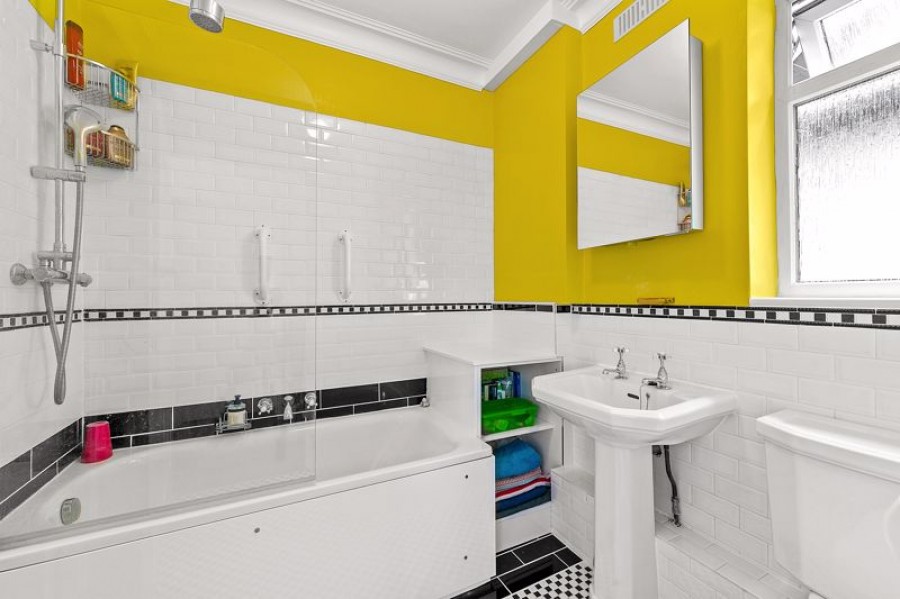 Images for Devon Cottage, Dennis Road, East Molesey EAID:Miles&Bird BID:Miles & Bird