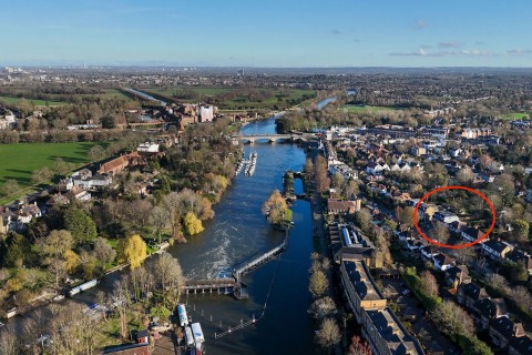 Hurst Road, East Molesey
