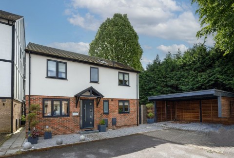 Kings Chase, East Molesey