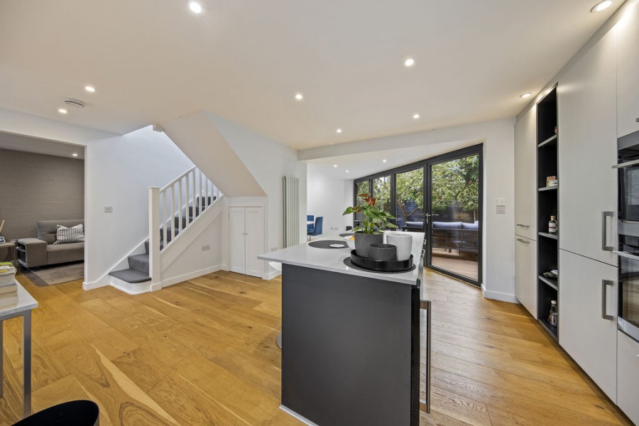 Images for Kings Chase, East Molesey EAID:Miles&Bird BID:Miles & Bird