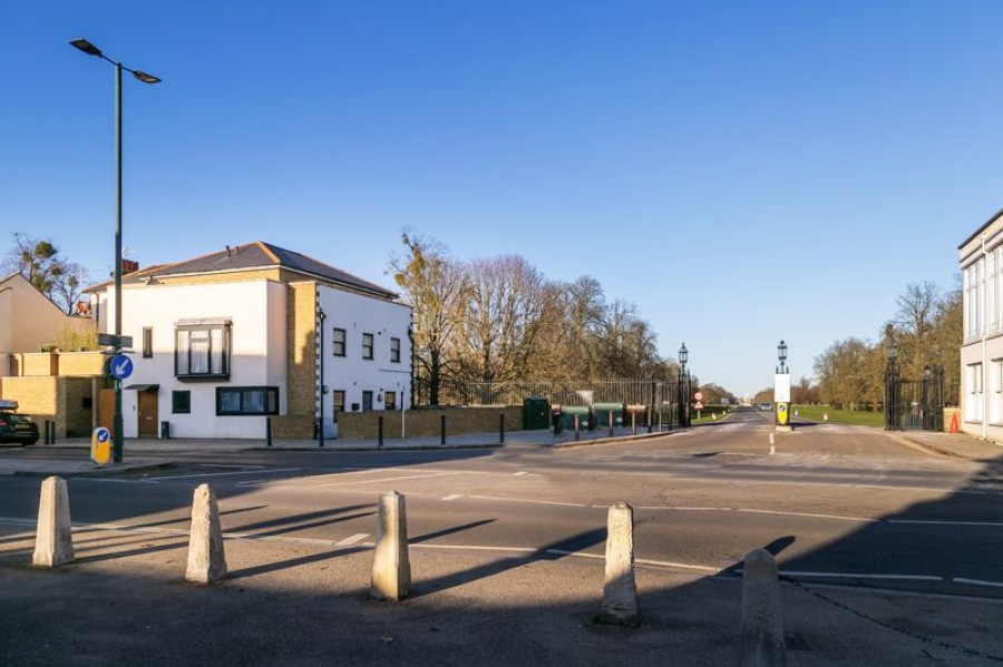 Images for Hampton Court Road, East Molesey EAID:Miles&Bird BID:Miles & Bird