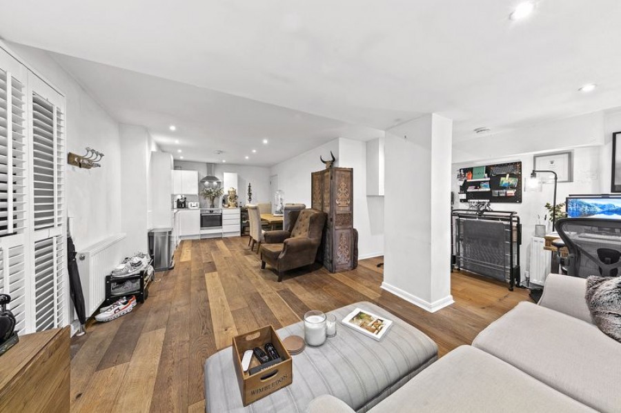 Images for Hampton Court Road, East Molesey EAID:Miles&Bird BID:Miles & Bird