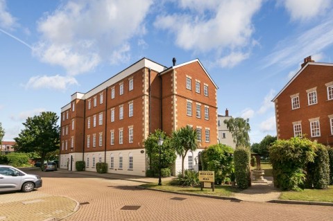 Queens Reach, East Molesey