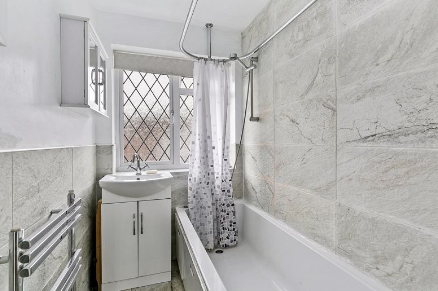 Images for Northumberland Crescent, Bedfont EAID:Miles&Bird BID:Miles & Bird