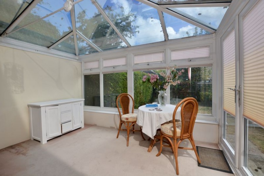 Images for Winchilsea Crescent, Hurst Park EAID:Miles&Bird BID:Miles & Bird