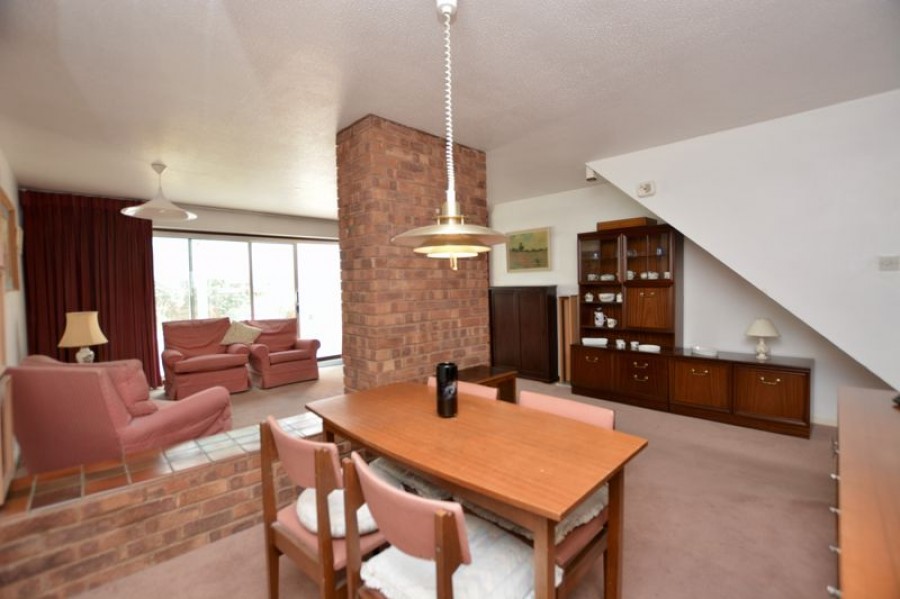Images for Winchilsea Crescent, Hurst Park EAID:Miles&Bird BID:Miles & Bird