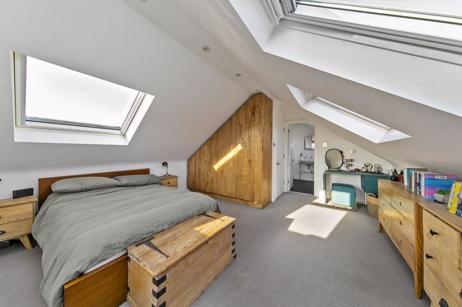 Images for Gordon Road, Kingston-Upon-Thames EAID:Miles&Bird BID:Miles & Bird