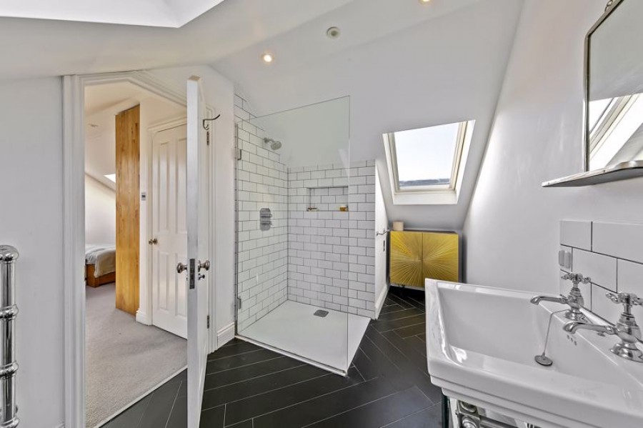 Images for Gordon Road, Kingston-Upon-Thames EAID:Miles&Bird BID:Miles & Bird