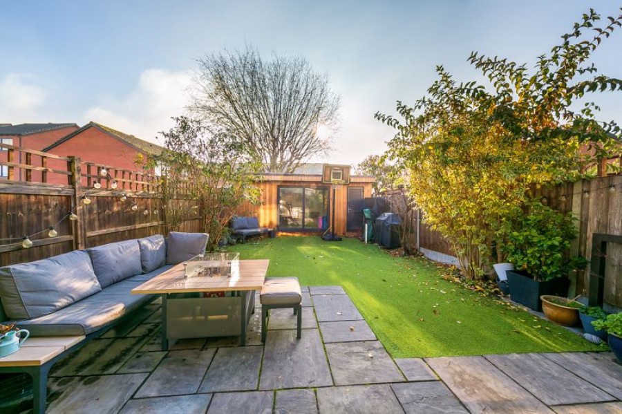 Images for Gordon Road, Kingston-Upon-Thames EAID:Miles&Bird BID:Miles & Bird