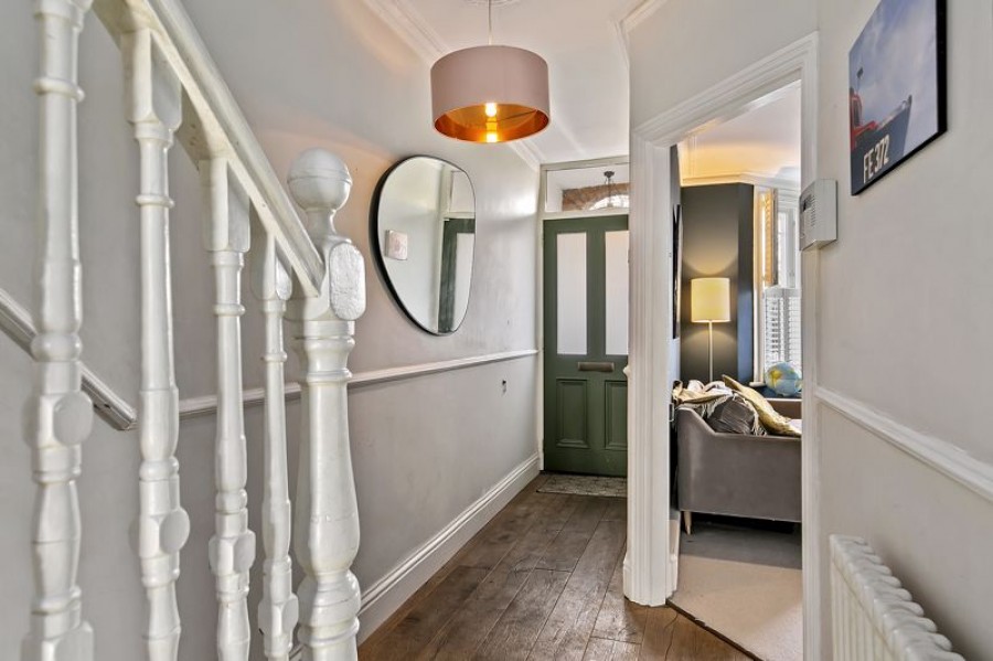 Images for Gordon Road, Kingston-Upon-Thames EAID:Miles&Bird BID:Miles & Bird