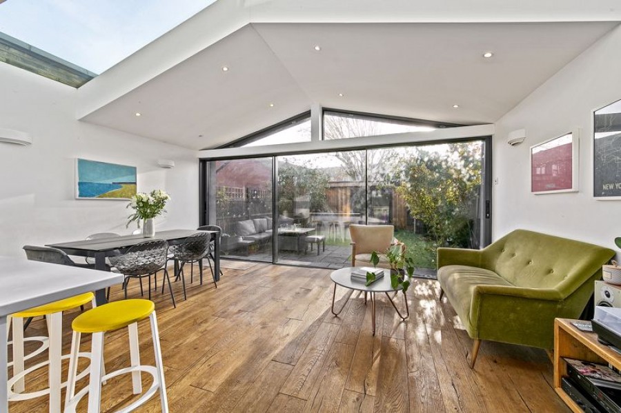 Images for Gordon Road, Kingston-Upon-Thames EAID:Miles&Bird BID:Miles & Bird