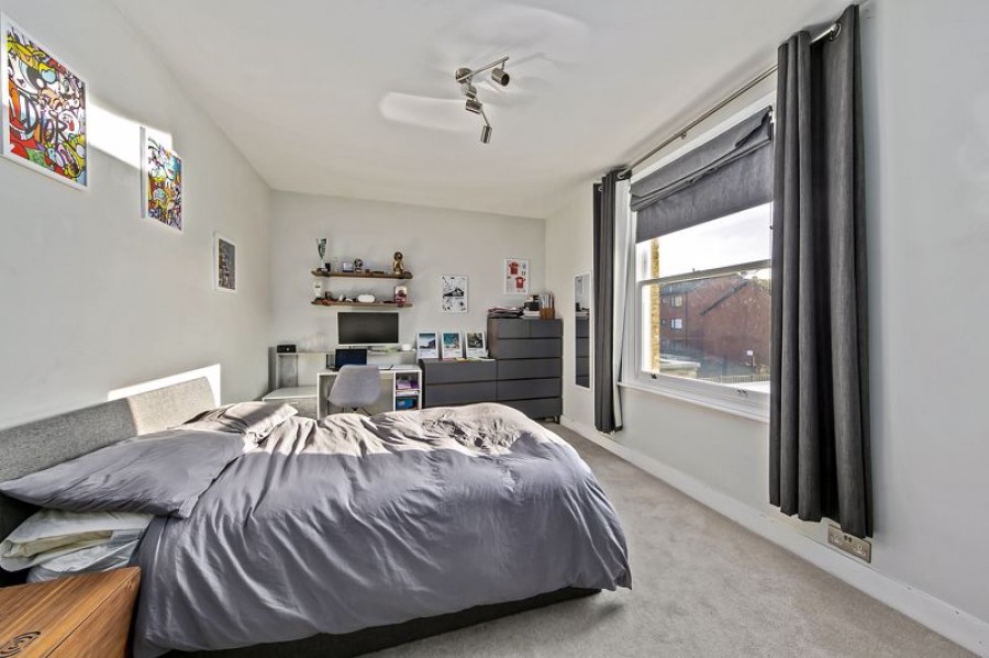 Images for Gordon Road, Kingston-Upon-Thames EAID:Miles&Bird BID:Miles & Bird