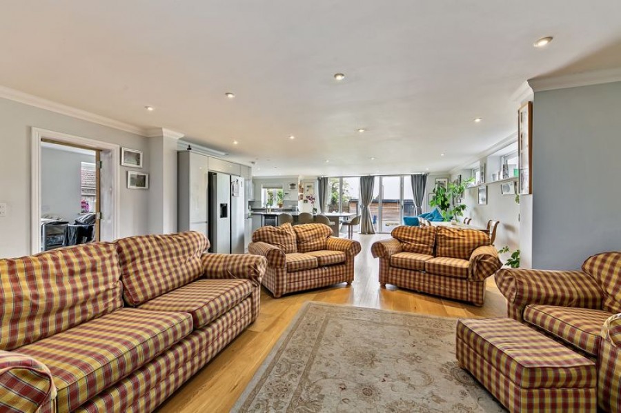 Images for Hurst Road, West Molesey EAID:Miles&Bird BID:Miles & Bird