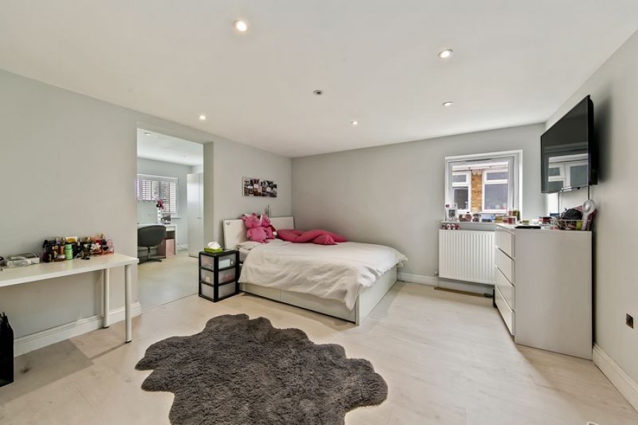 Images for Hurst Road, West Molesey EAID:Miles&Bird BID:Miles & Bird