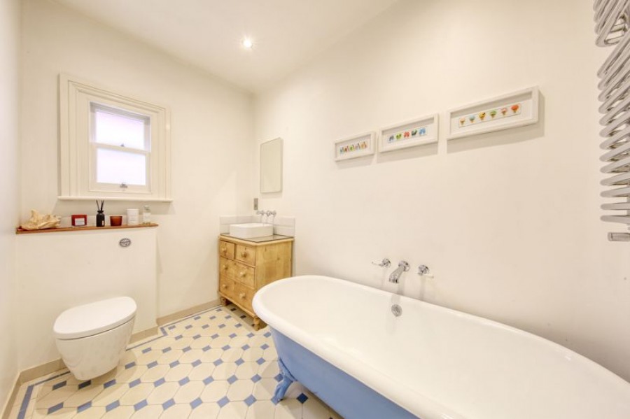 Images for Dennis Road, East Molesey EAID:Miles&Bird BID:Miles & Bird